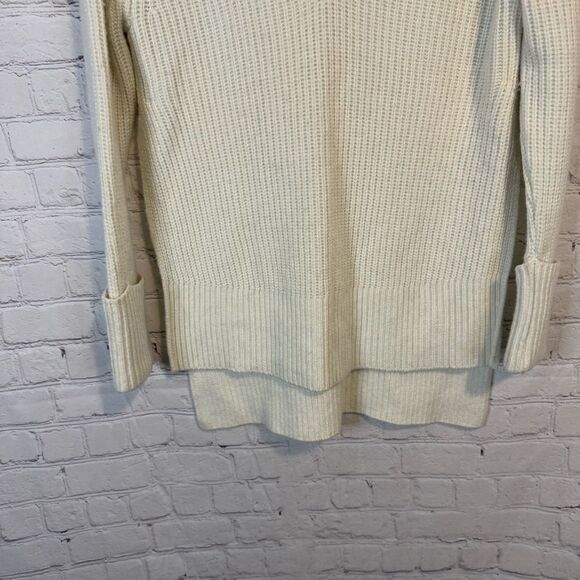 Athleta Shasta V-Neck Cream size XXS - Picture 5 of 9